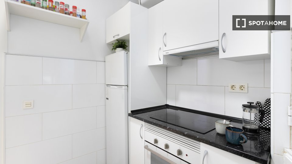 Double room Madrid, 5 beds — photo 6