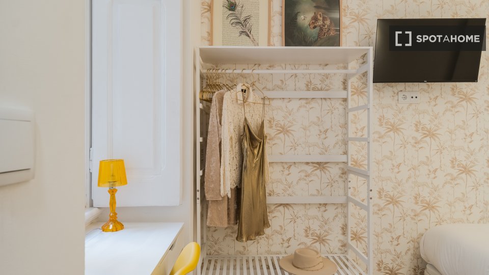 Double room Lisbon, 6 beds — photo 50