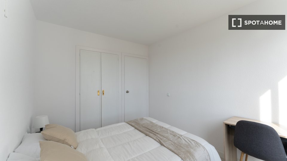 Double room Madrid, 6 beds — photo 5