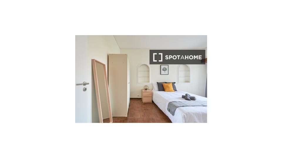 Double room Lisbon, 6 beds — photo 12