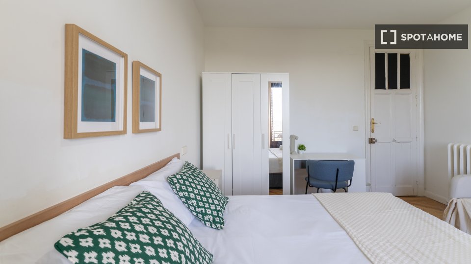 Double room Madrid, 8 beds — photo 37