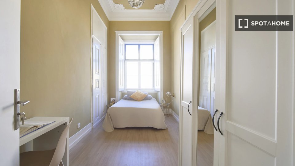 Double room Lisbon, 9 beds — photo 1