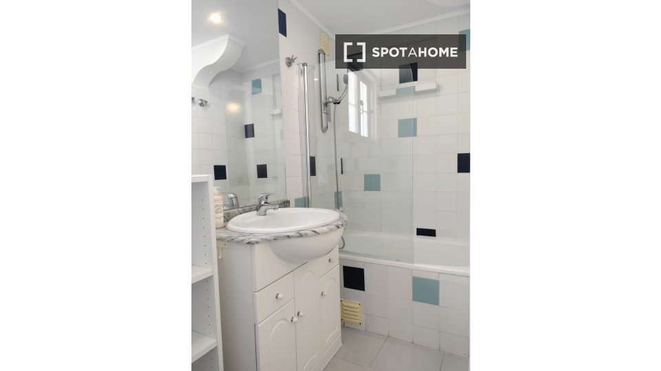 Apartment Lisbon, 1 bed, 43m² — photo 10