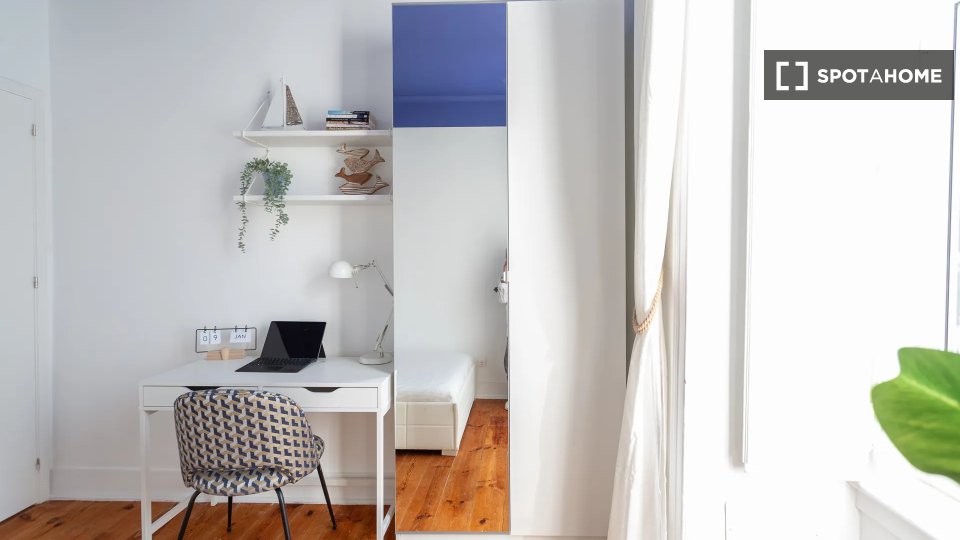 Double room Lisbon, 6 beds — photo 12