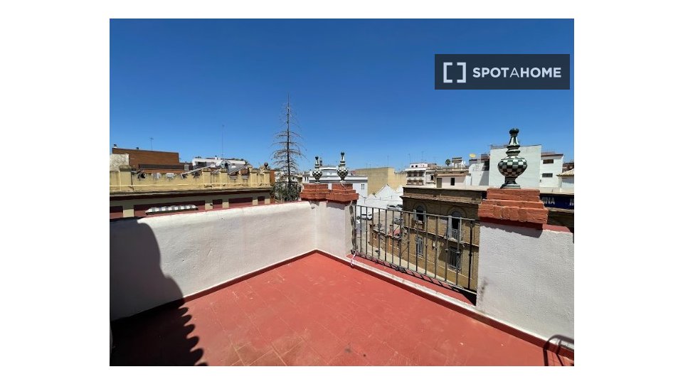 Double room Seville, 12 beds, 300m² — photo 6