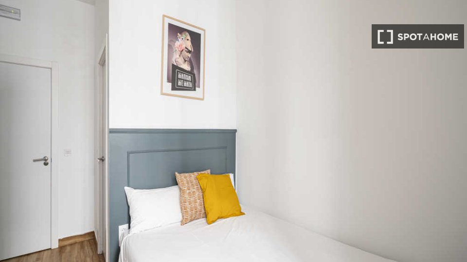 Double room Madrid, 67 beds — photo 65