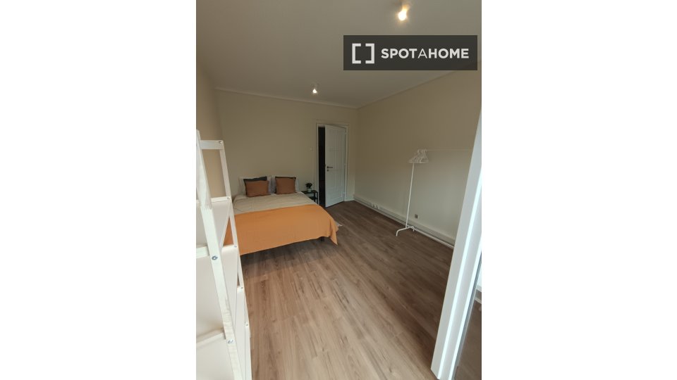 Double room Lisbon, 9 beds, 160m² — photo 7
