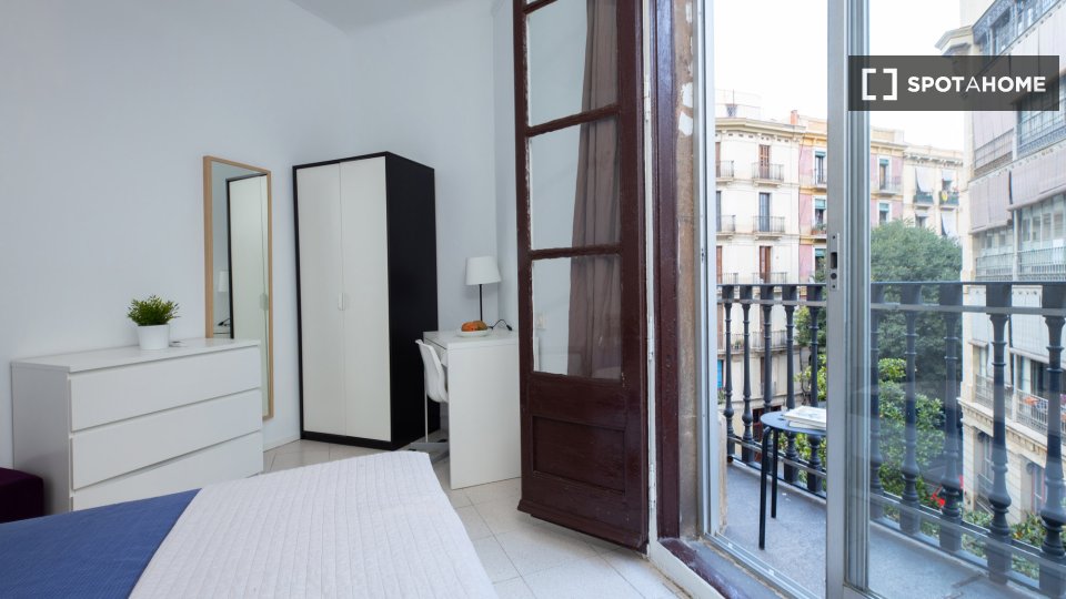 Double room Barcelona, 6 beds, 150m² — photo 22