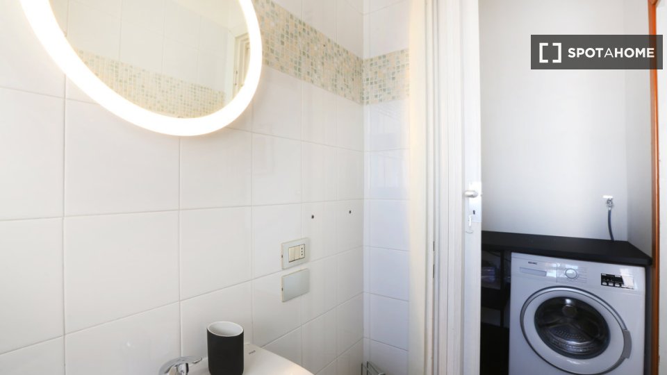 Double room Milan, 3 beds, 101m² — photo 17