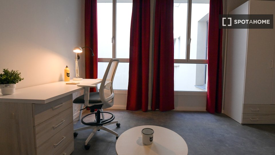 Double room Madrid, 20 beds, 3600m² — photo 12