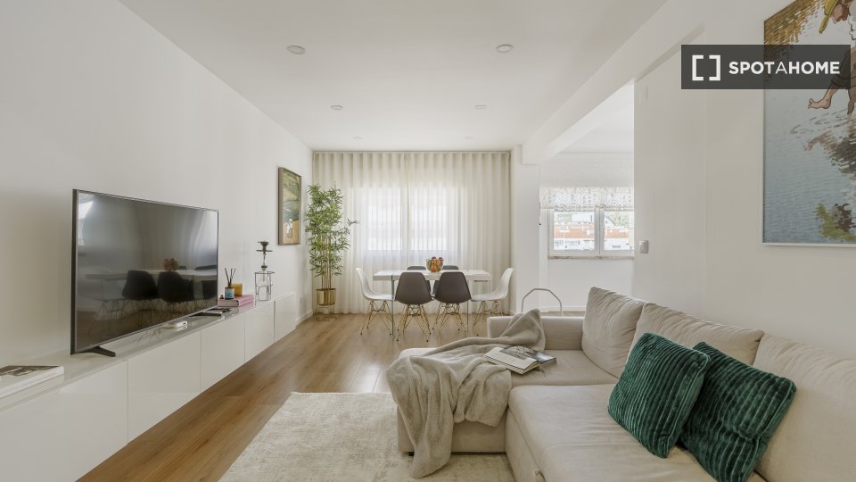 Apartment Lisbon, 2 beds — photo 19
