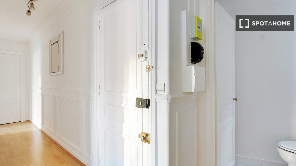 Apartment Paris, 2 beds, 56m² — photo 7
