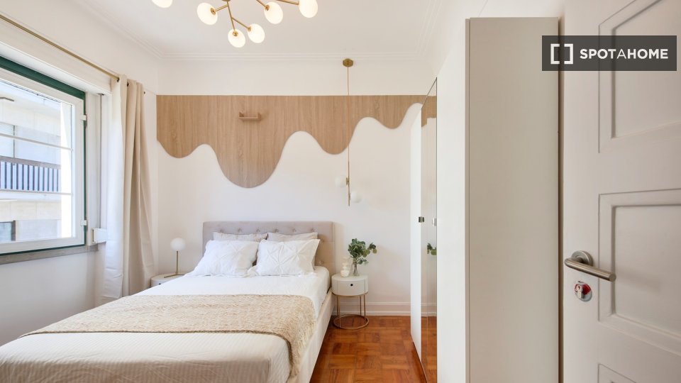 Double room Lisbon, 4 beds — photo 15