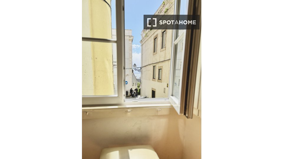 Apartment mono Lisbon, 47m² — photo 12