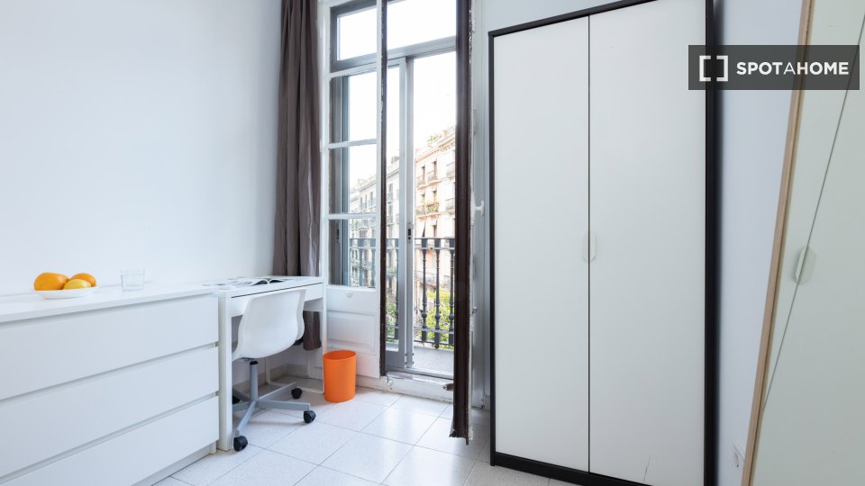Double room Barcelona, 6 beds, 150m² — photo 18