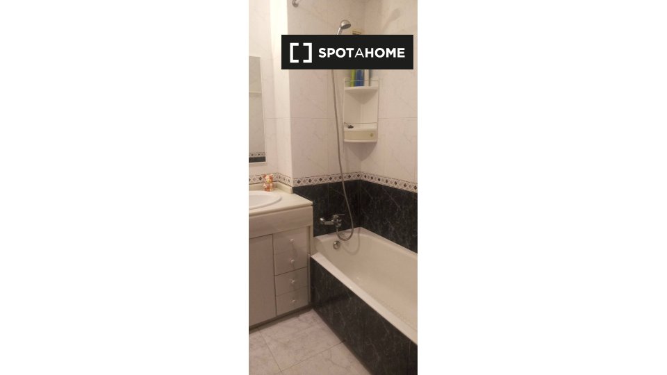 Double room Valencia, 2 beds, 90m² — photo 3
