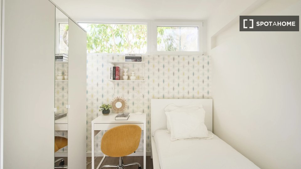 Double room Lisbon, 4 beds — photo 2