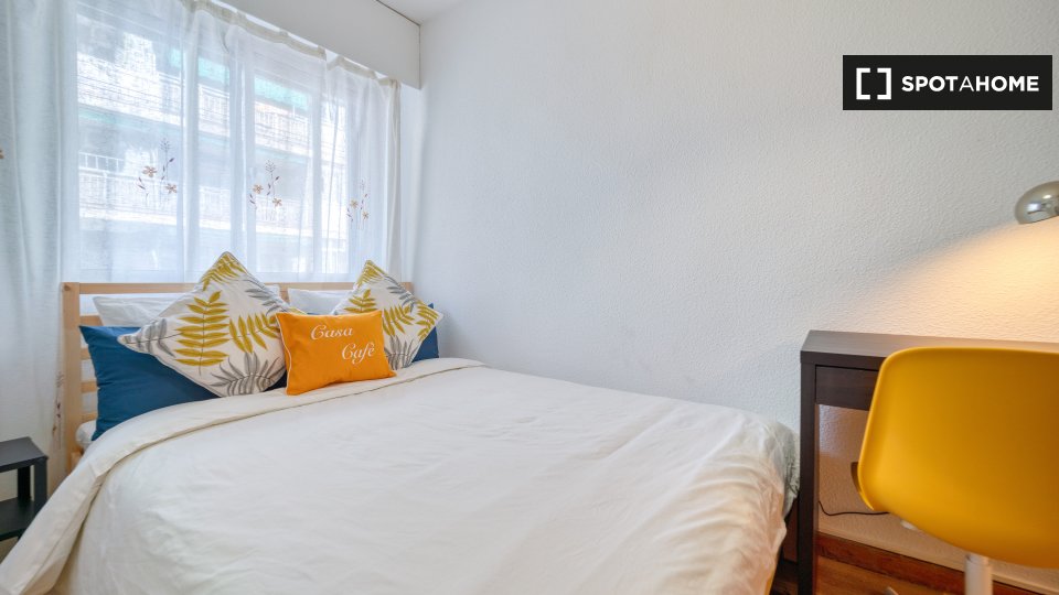 Double room Madrid, 4 beds, 50m² — photo 15
