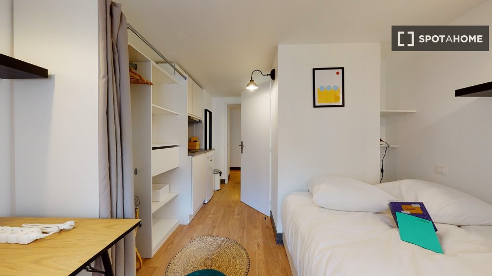 Double room Marseille, 18 beds — photo 10