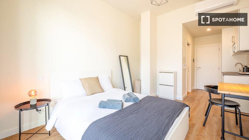 Apartment mono Lisbon, 17m² — photo 18