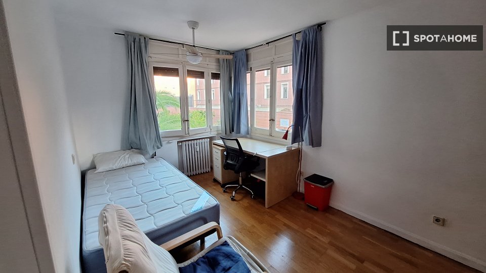 Double room Madrid, 6 beds, 150m² — photo 22