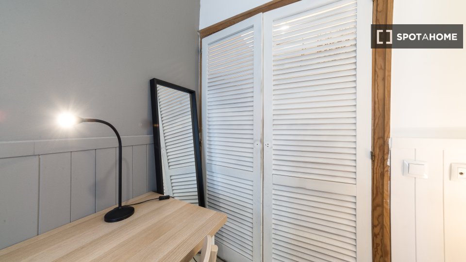 Double room Madrid, 5 beds, 130m² — photo 10