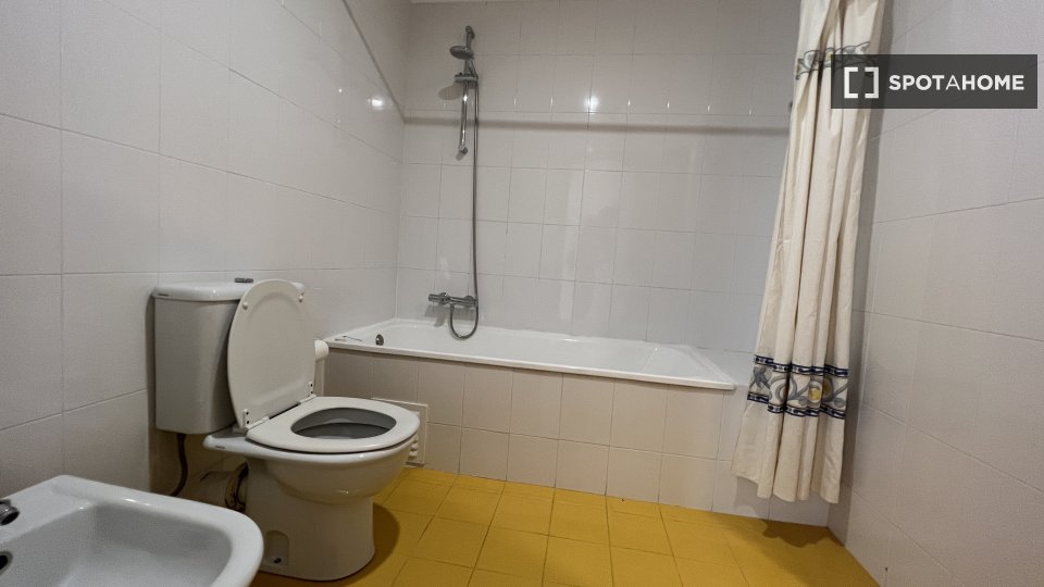 Apartment Lisbon, 3 beds, 90m² — photo 8