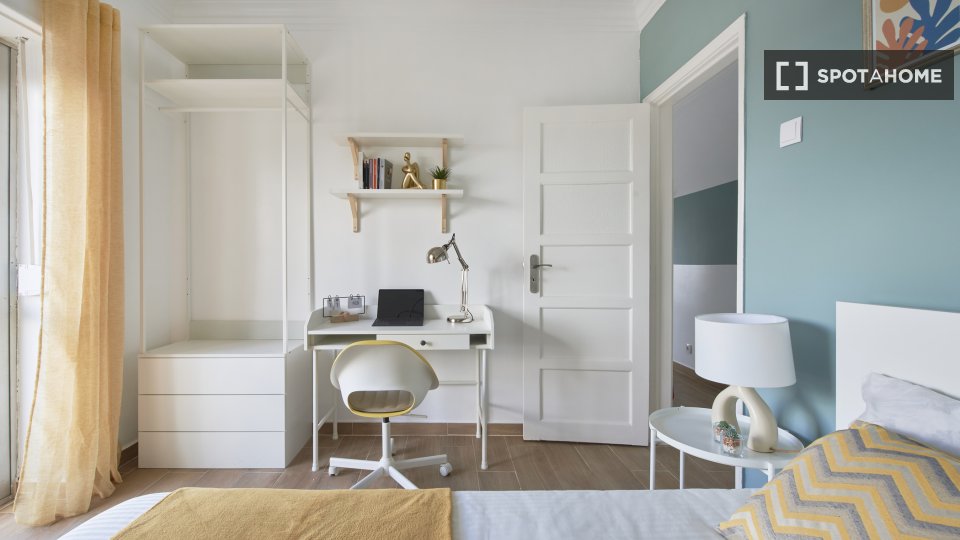 Double room Lisbon, 4 beds — photo 5