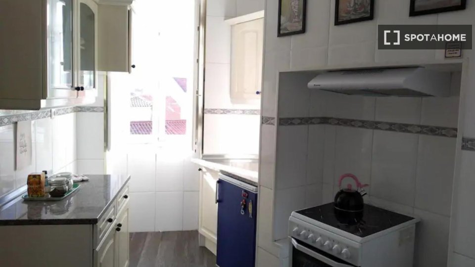 Apartment Lisbon, 3 beds, 80m² — photo 2