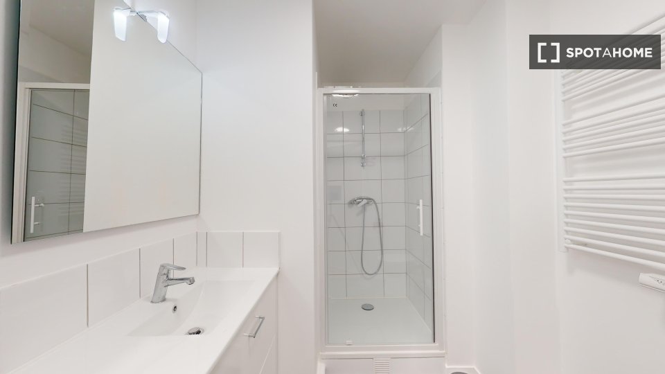 Double room Paris, 7 beds — photo 12