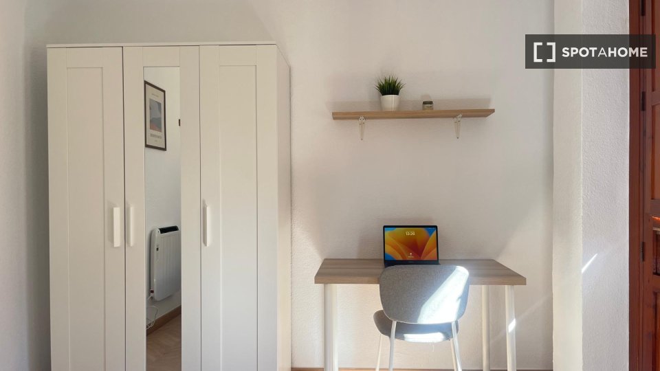Double room Granada, 4 beds — photo 14