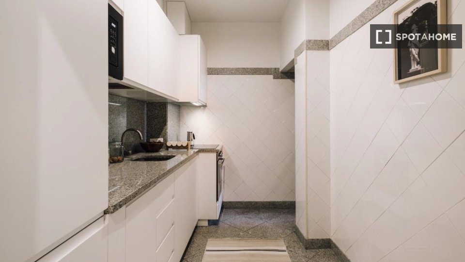 Apartment Lisbon, 1 bed — photo 19