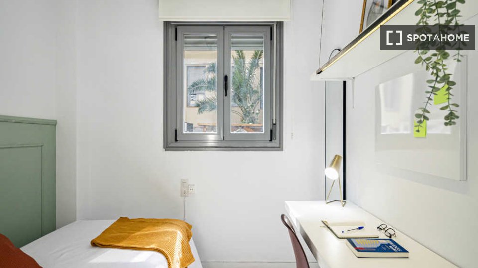 Double room Madrid, 67 beds — photo 78