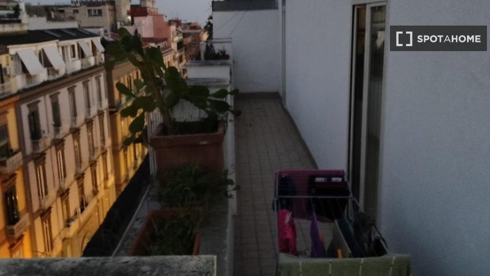 Double room Naples, 3 beds — photo 14