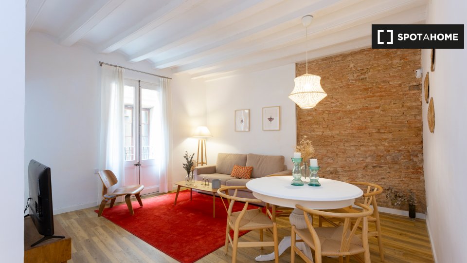 Apartment Barcelona, 2 beds, 80m² — photo 1