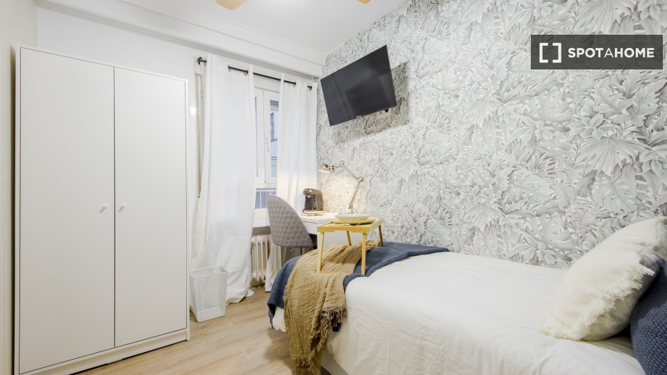 Habitación doble Madrid, 8 habitaciones — foto 10