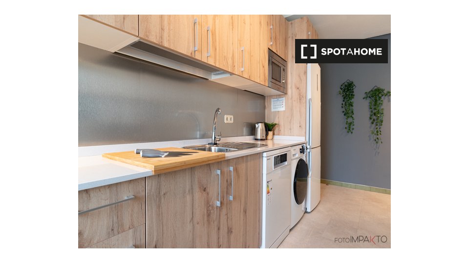 Double room Madrid, 6 beds, 207m² — photo 11