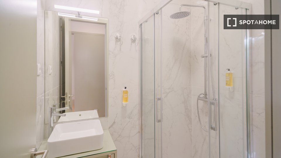 Apartment Porto, 1 bed, 36m² — photo 17