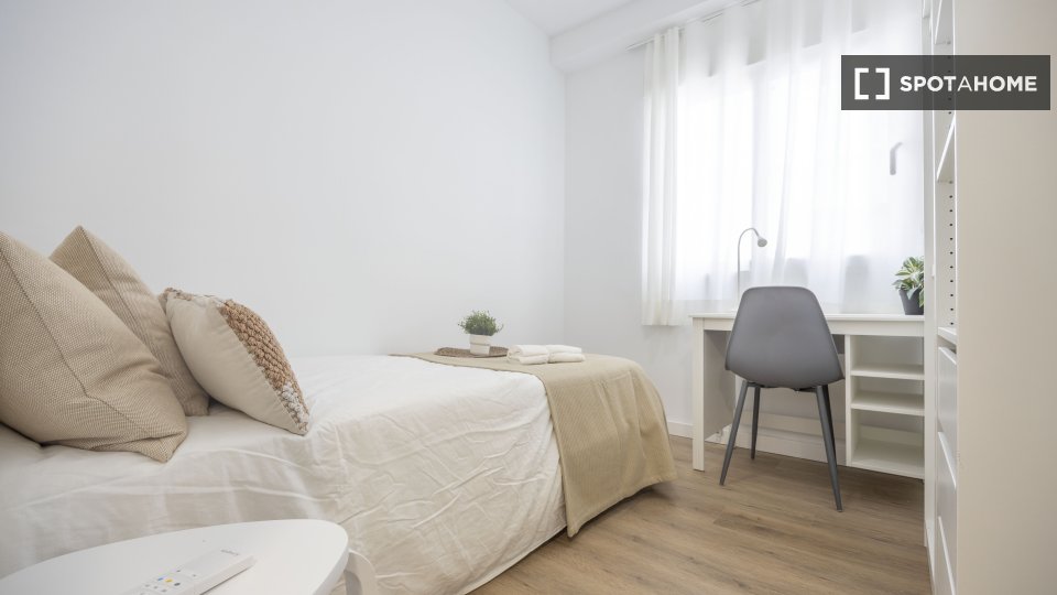 Chambre double Valence, 5 chambres, 100m² — photo 30