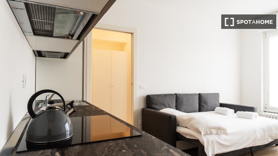 Apartment Milan, 1 bed, 59m² — photo 2