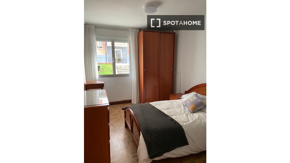 Double room Bilbao, 5 beds, 130m² — photo 14