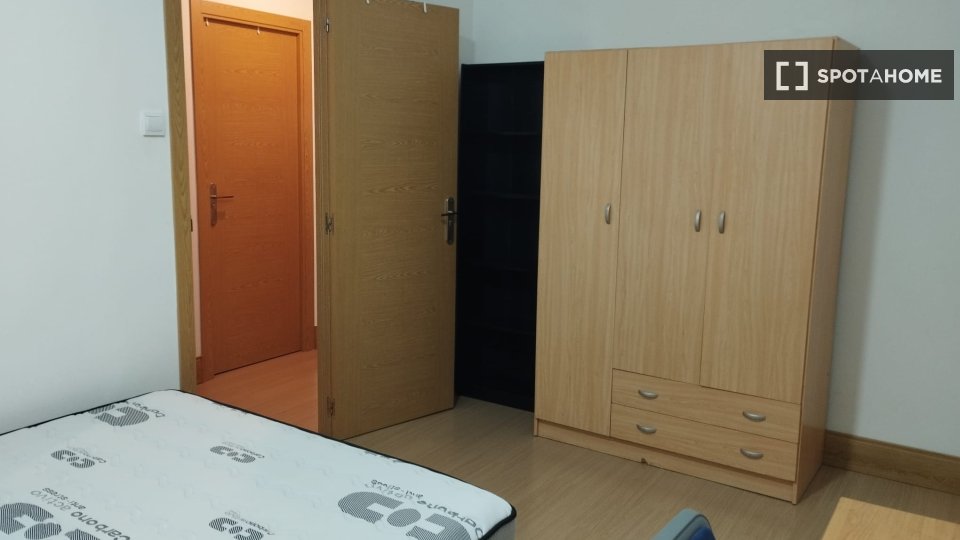 Double room Valencia, 5 beds, 160m² — photo 4