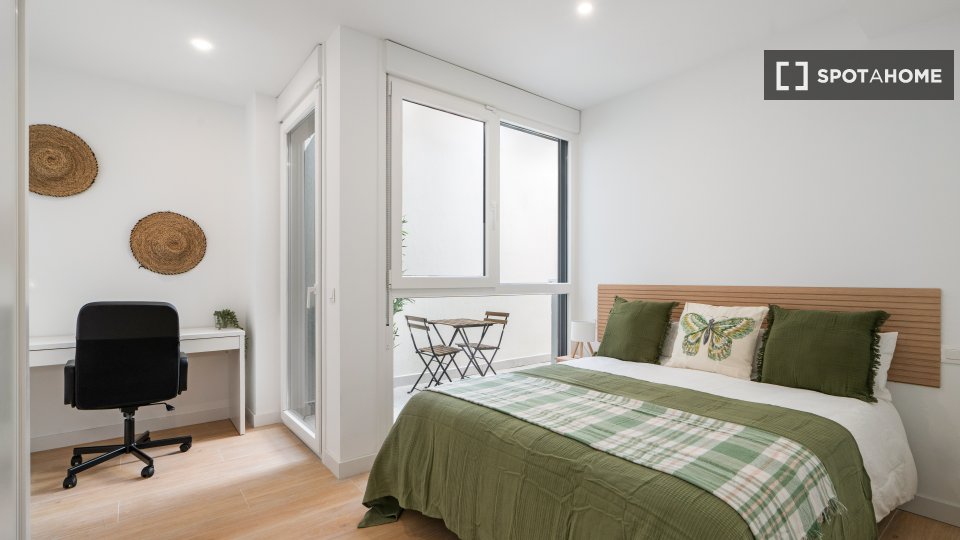 Double room Madrid, 4 beds, 140m² — photo 11