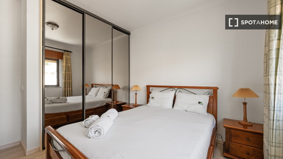 Apartment Lisbon, 2 beds, 70m² — photo 6