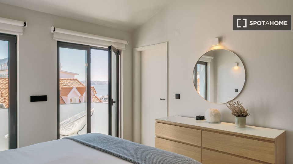 Apartment Lisbon, 2 beds, 123m² — photo 1