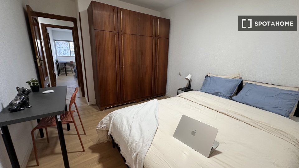 Double room Madrid, 5 beds, 110m² — photo 11
