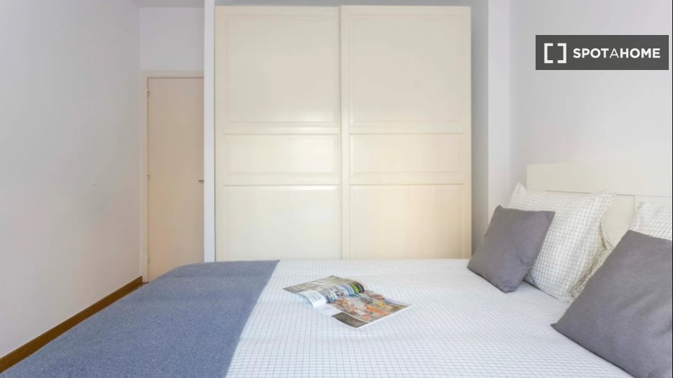 Double room Barcelona, 5 beds — photo 1