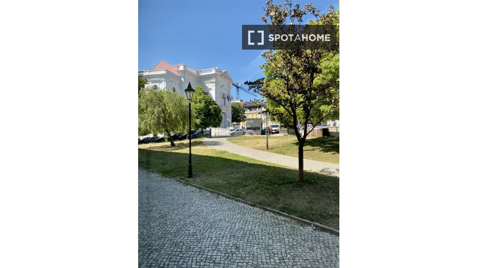 Double room Lisbon, 3 beds, 100m² — photo 6