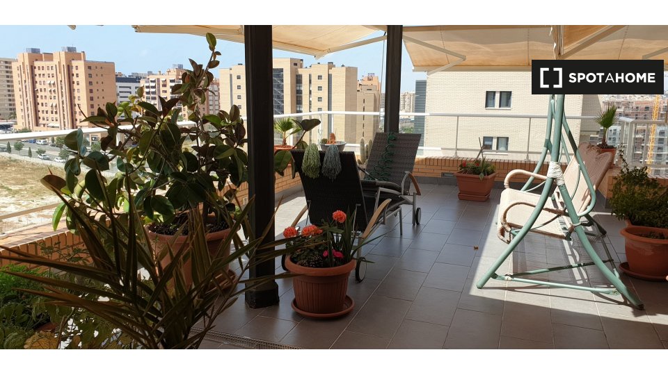 Double room Alicante, 2 beds — photo 18