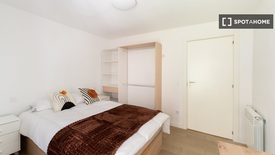 Double room Madrid, 6 beds — photo 7